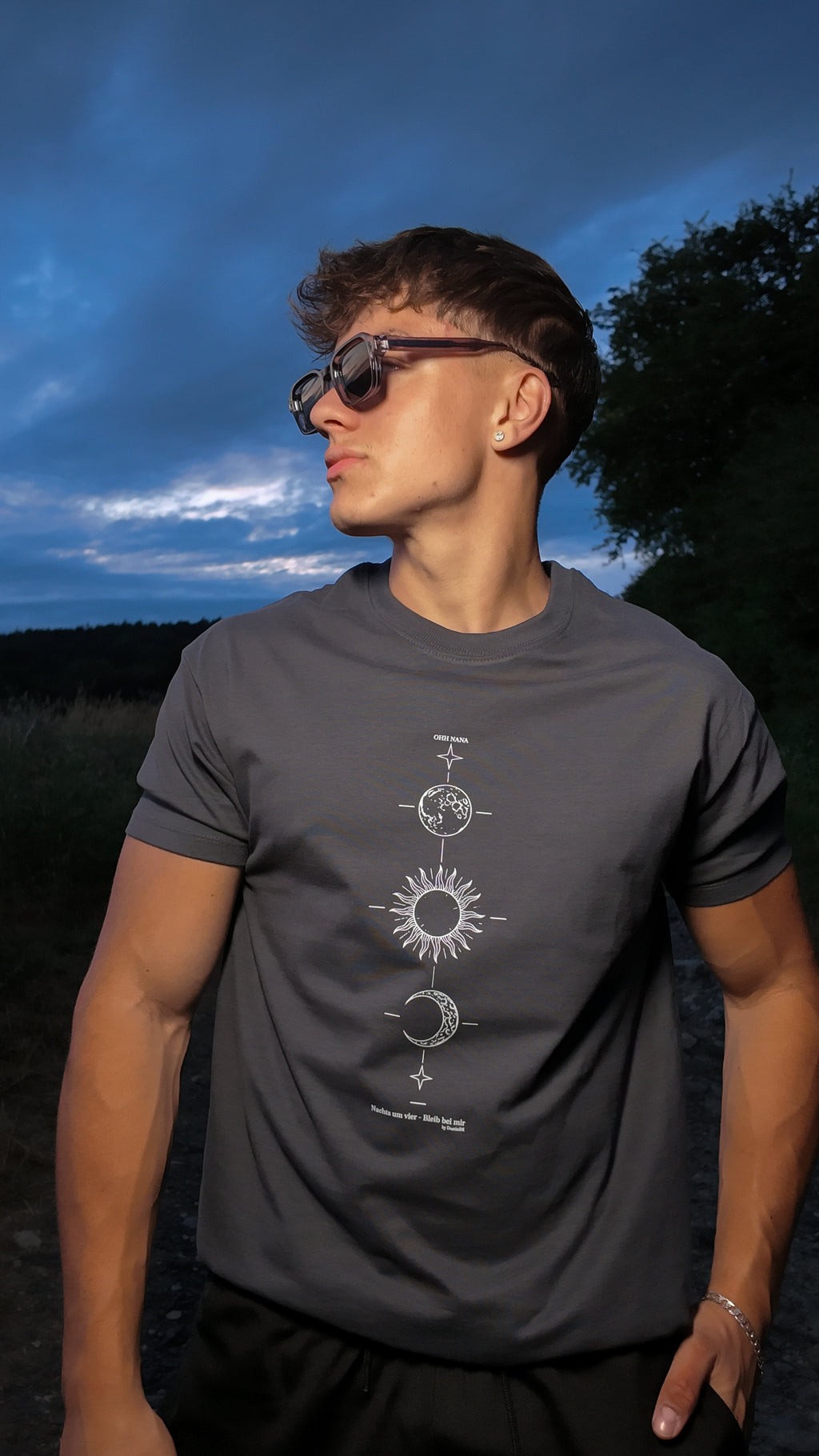 „Nachts um vier" T-Shirt – by DustinBR | Night Edition